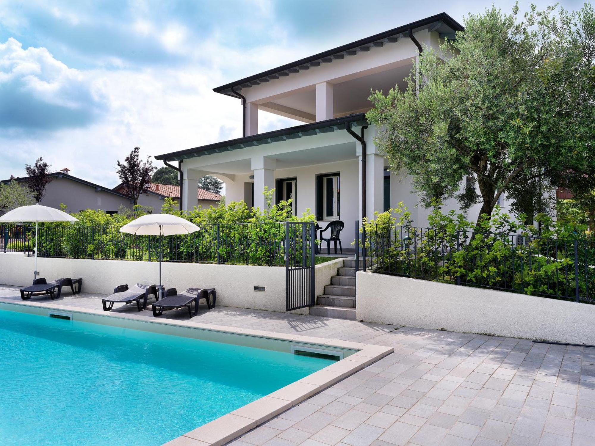 Residence Fiore Rosso Sirmione Exterior foto