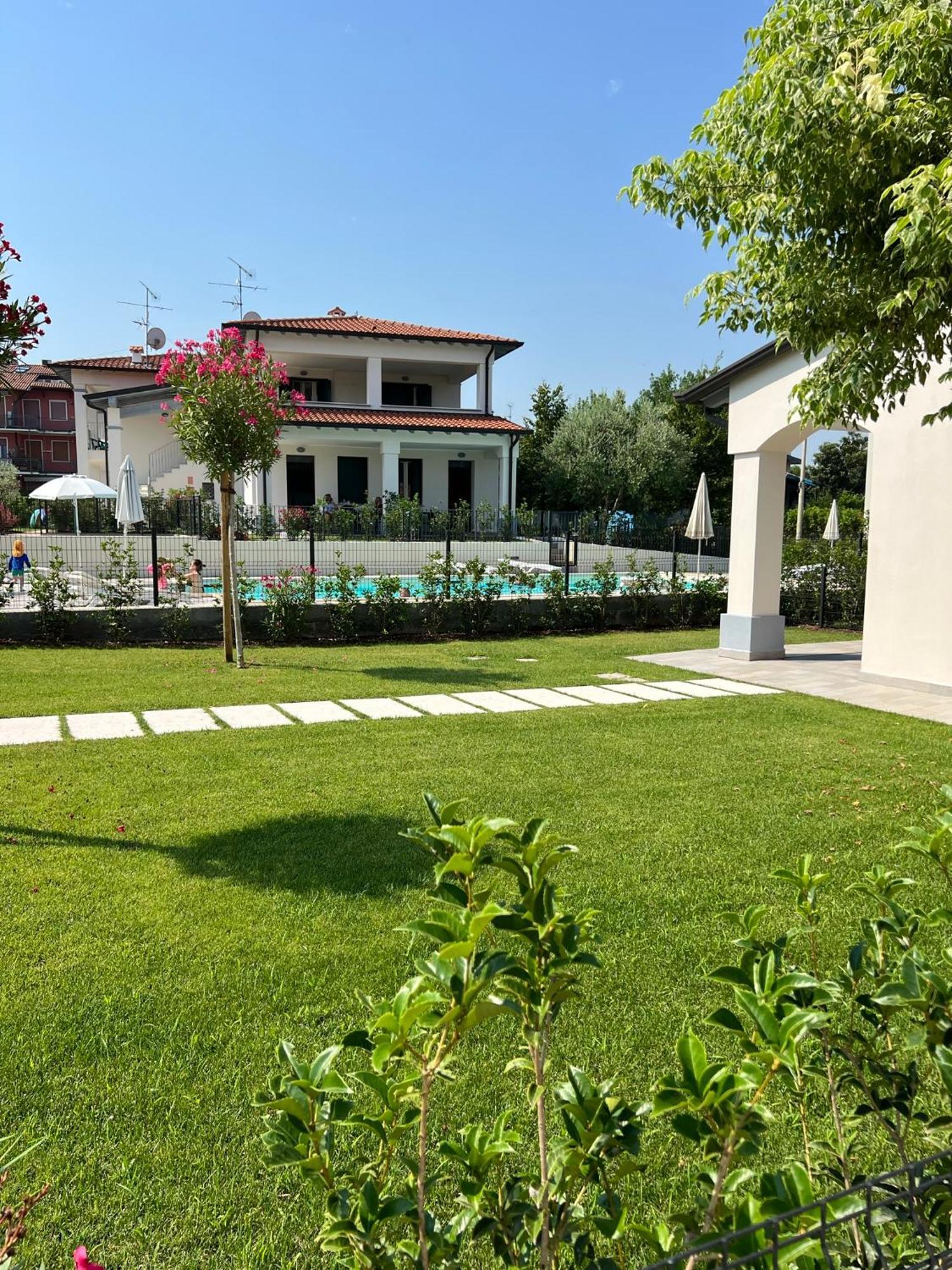 Residence Fiore Rosso Sirmione Exterior foto