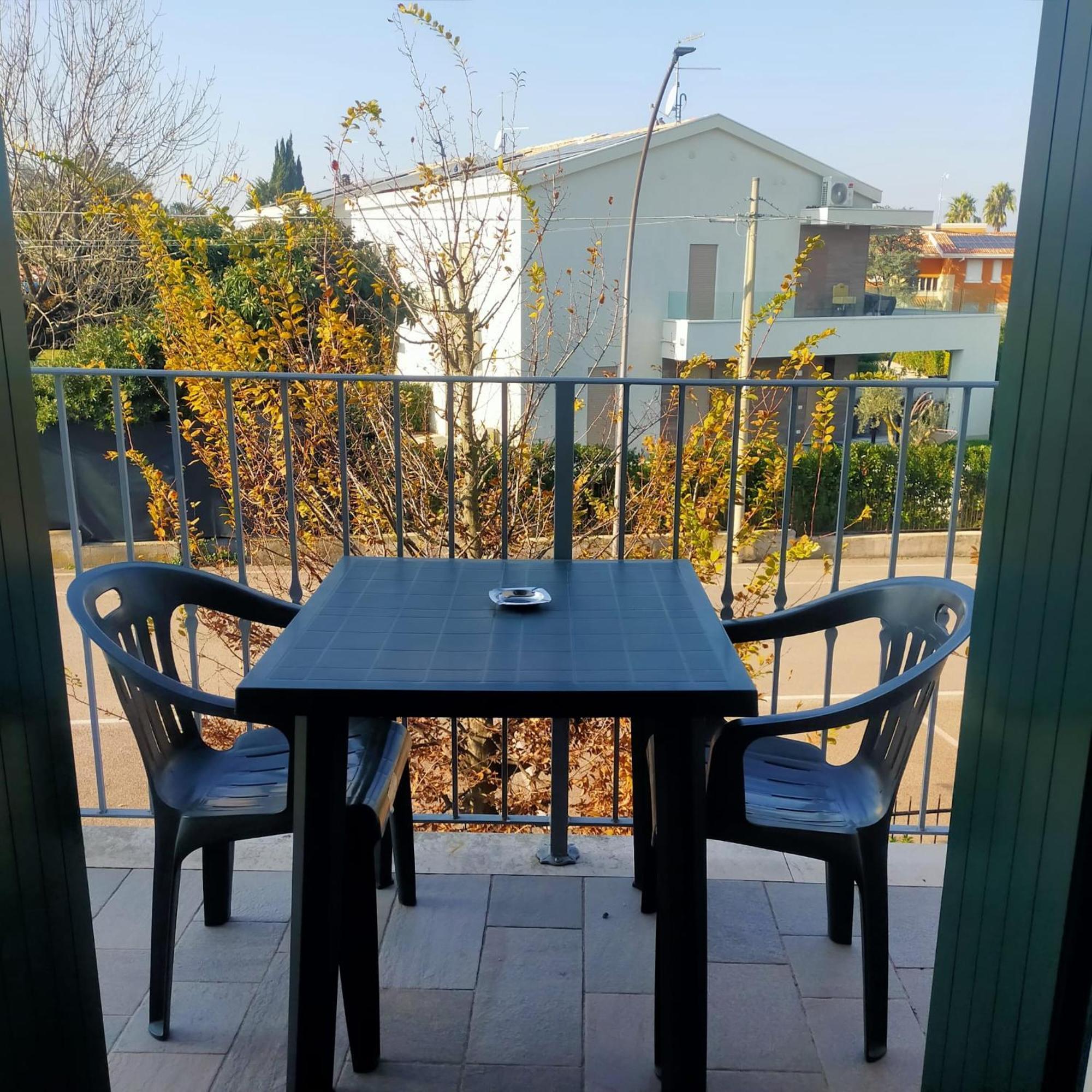 Residence Fiore Rosso Sirmione Exterior foto