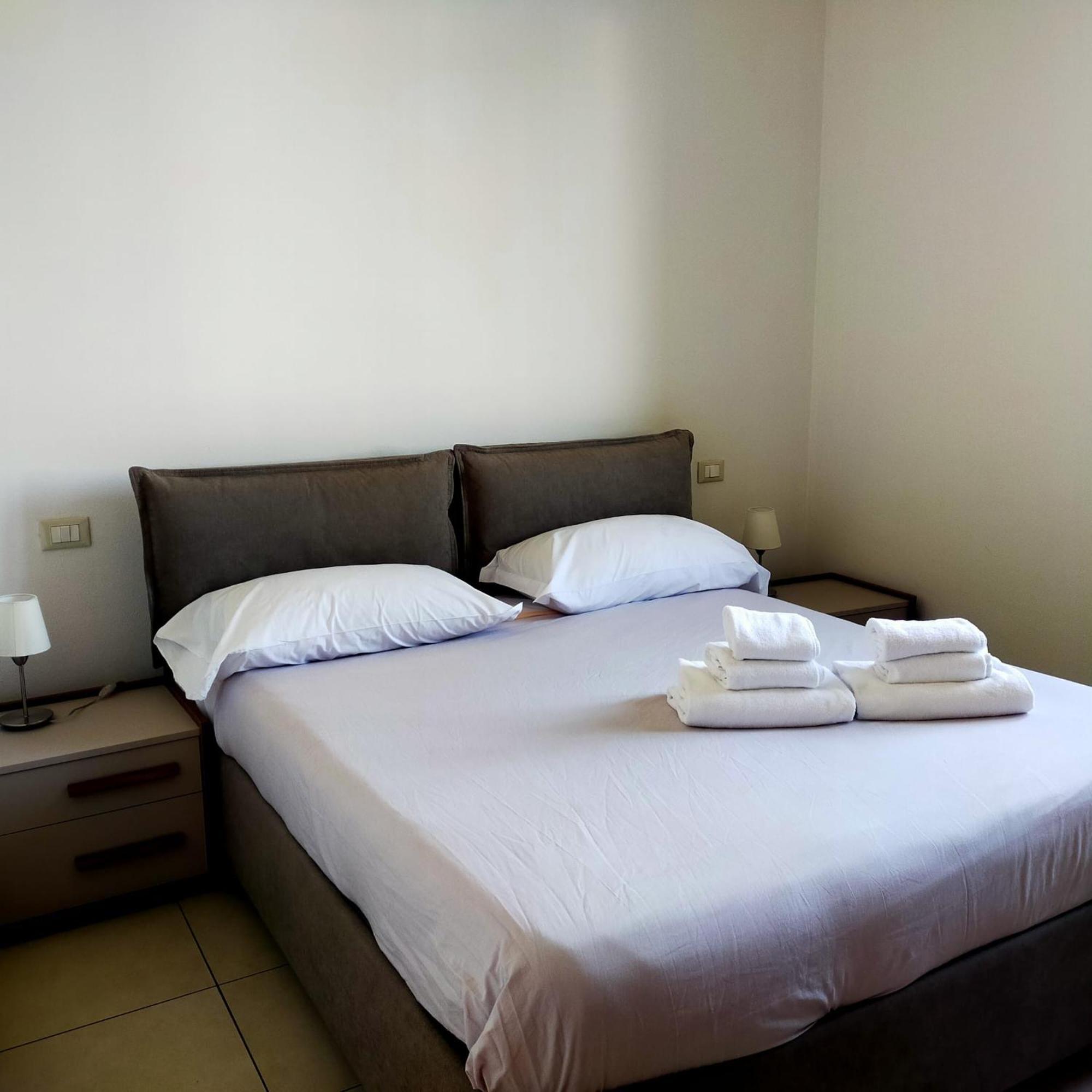 Residence Fiore Rosso Sirmione Zimmer foto
